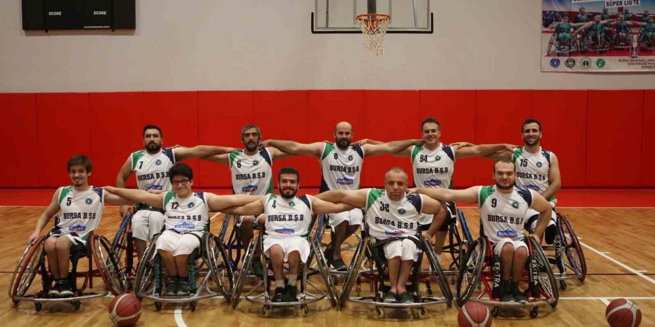 Büyükşehir Sporda Zirveye Oynuyor