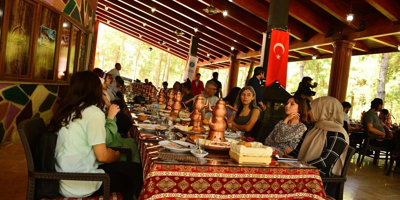 Üniversiteli Depremzede Öğrenciler Heyecan Parkı’nda Stres Attı