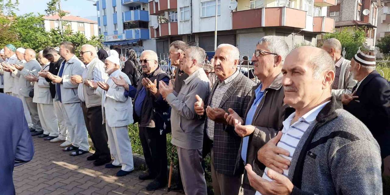 Hacı Adayları Uğurlandı