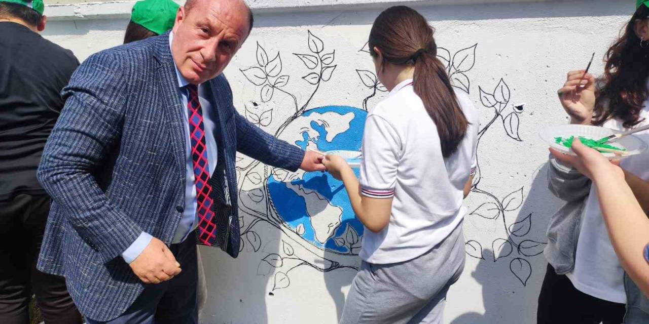 Çuvallarla Yarıştılar, Duvara Resim Çizdiler