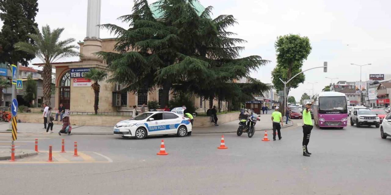 Belediye O Güzergah İçin Uyarmıştı, Polis Ulaşıma Kapattı