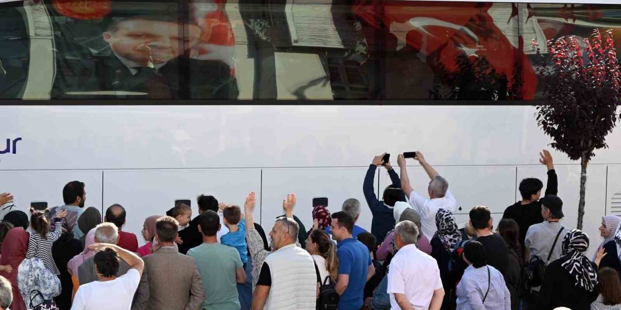 Yalova’da Hacı Adayları Dualarla Uğurlandı
