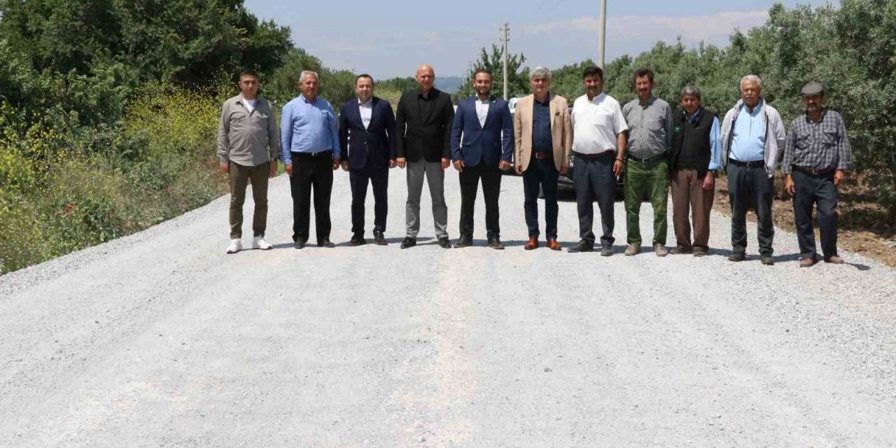 Akhisar’da Yollar Asfalta Hazırlandı