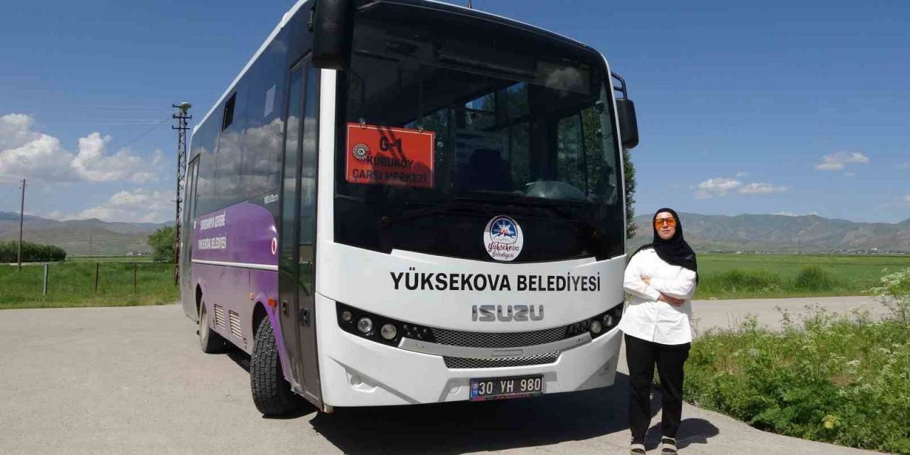Yüksekova’nın İlk Kadın Otobüs Şoförü Direksiyona Geçti