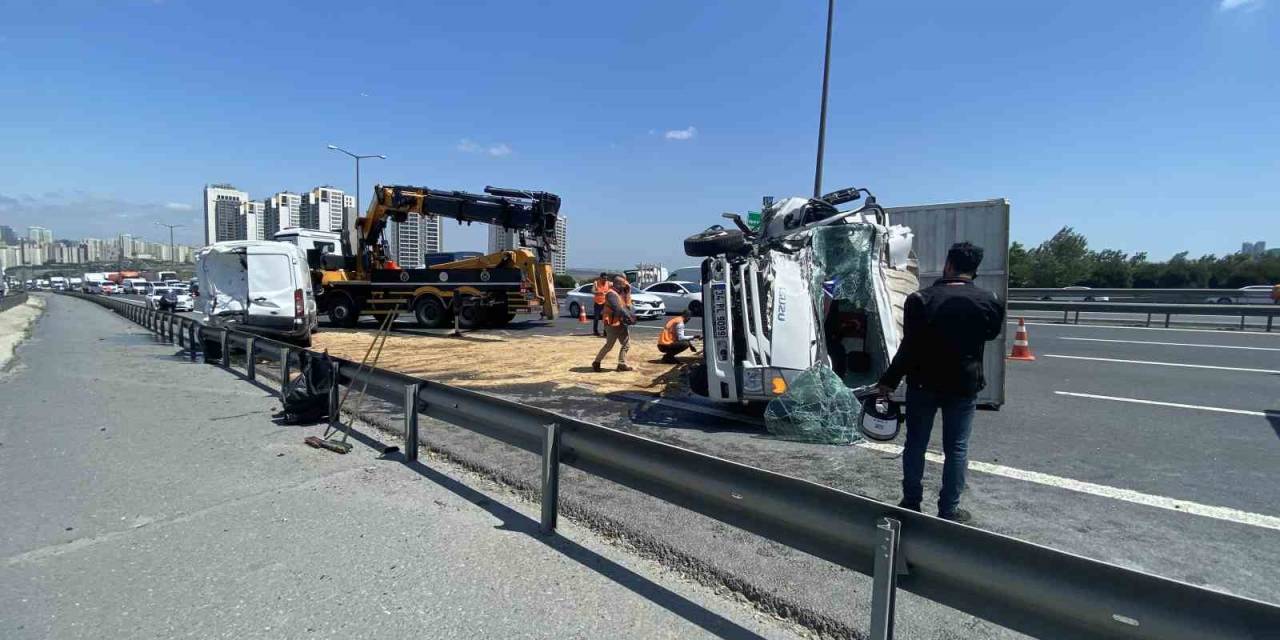 Tem’de Trafiği Kilitleyen Kaza: 1 Yaralı