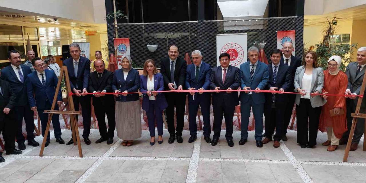Cezaevindeki Kurslara Katılan Hükümlülerin El Emekleri Göz Nurları Sergilendi