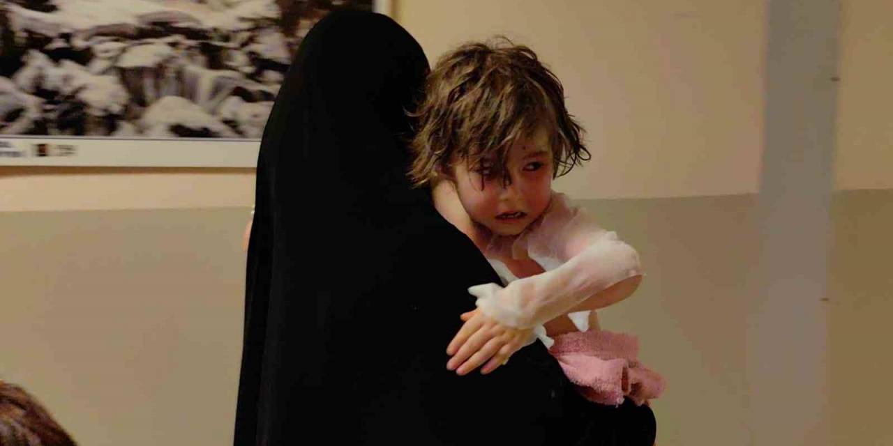 Üzerine Kaynar Su Dökülen Çocuk Hastanelik Oldu