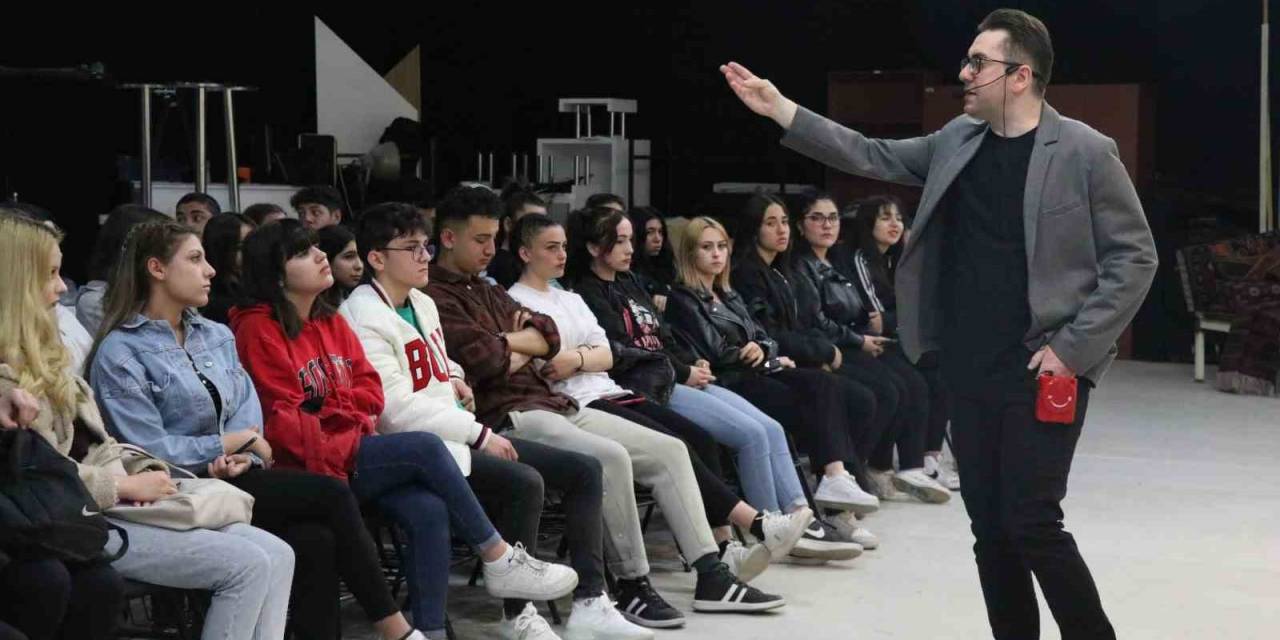 Scü İletişim Fakültesinde Atölye Çalışması Gerçekleştirildi