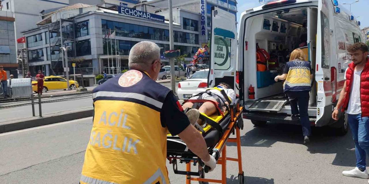 Motosiklet İle Otomobil Çarpıştı; 1 Yaralı