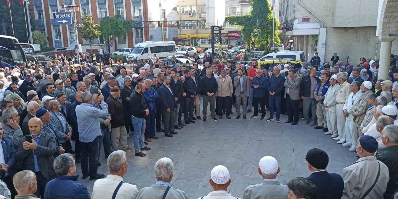 Devrek’te İlk Hac Kafilesi Dualarla Uğurlandı