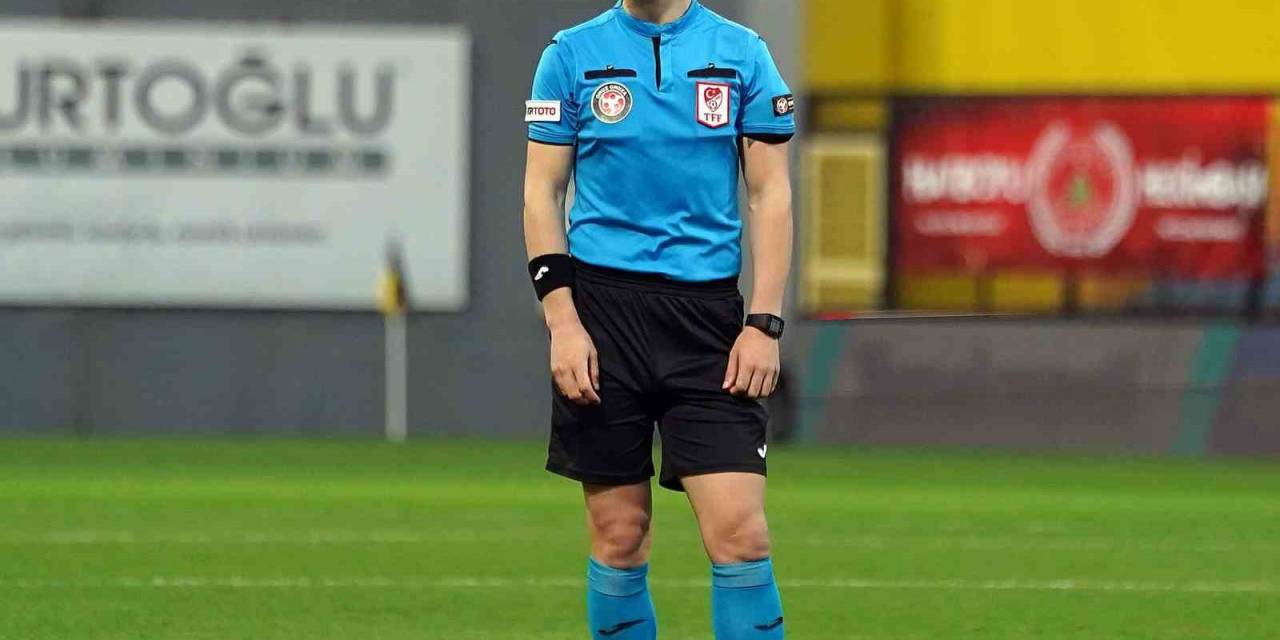 Spor Toto Süper Lig: İstanbulspor: 1 - Ümraniyespor: 0 (ilk Yarı)