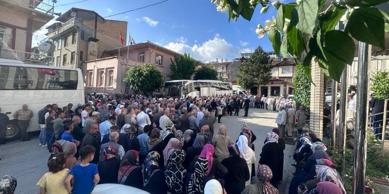 Tosya’dan Hacı Adayları Dualarla Kutsal Topraklara Uğurlandı
