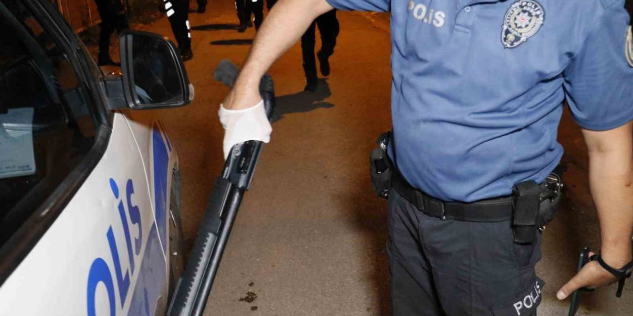 Adana’da Havaya Ateş Açan Magandalar Ruhsatsız Silahlarıyla Yakalandı