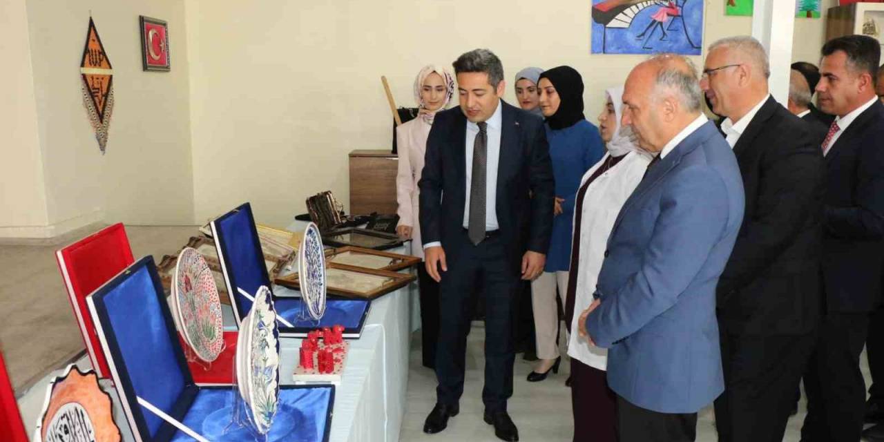 Hizan’da Yılsonu Sergisi