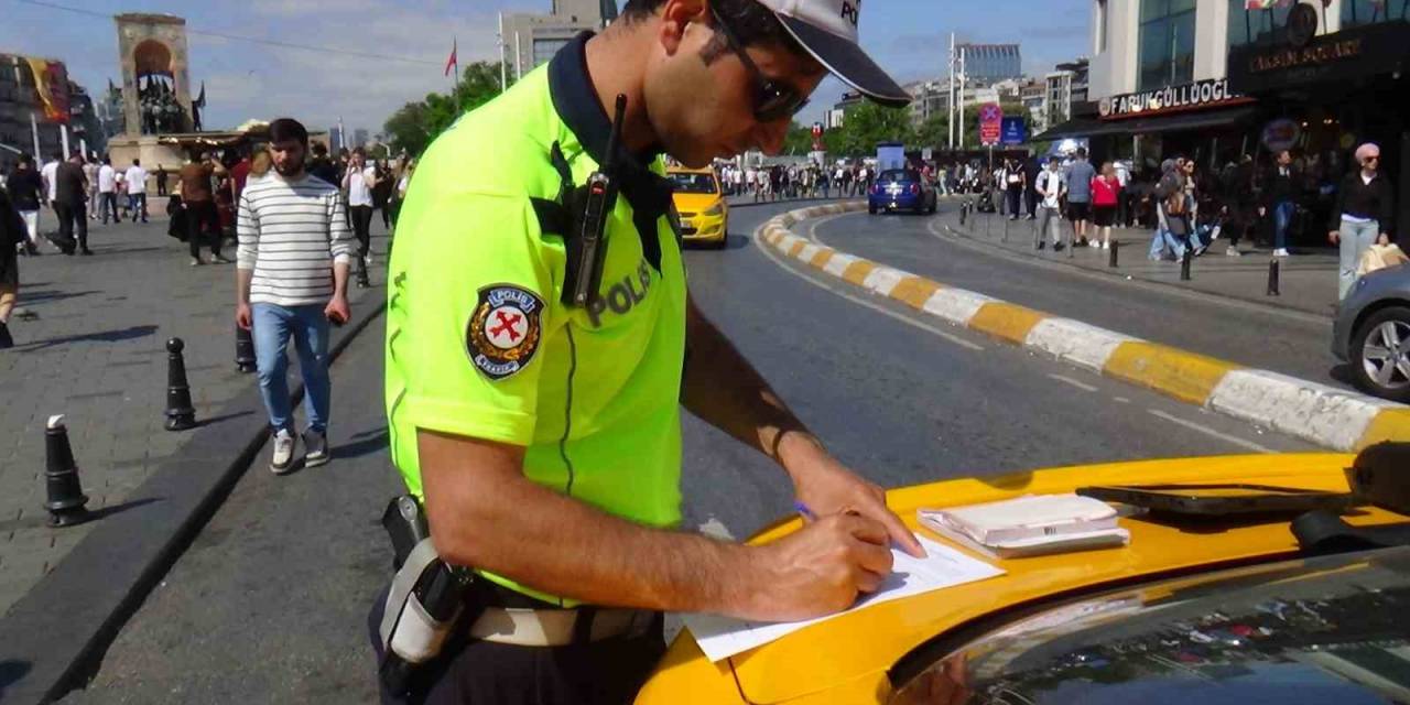 Hakkında Arama Kararı Olan Taksici Denetimde Polise Yakalandı
