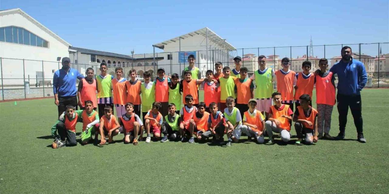 Tuşba Belediyesi 17 Branşta Yaz Kursu Açıyor