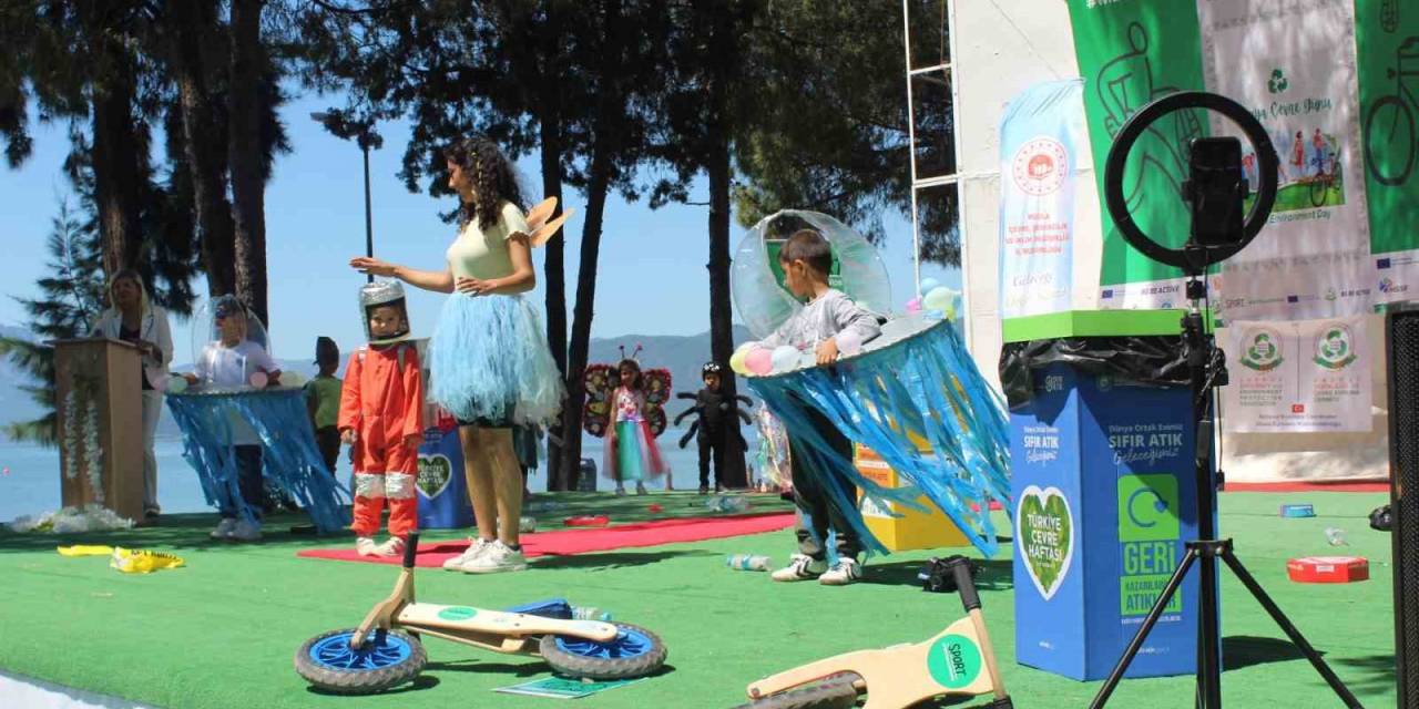 Köyceğiz’de İleri Dönüşüm Ürünleriyle Defile Gerçekleştirildi