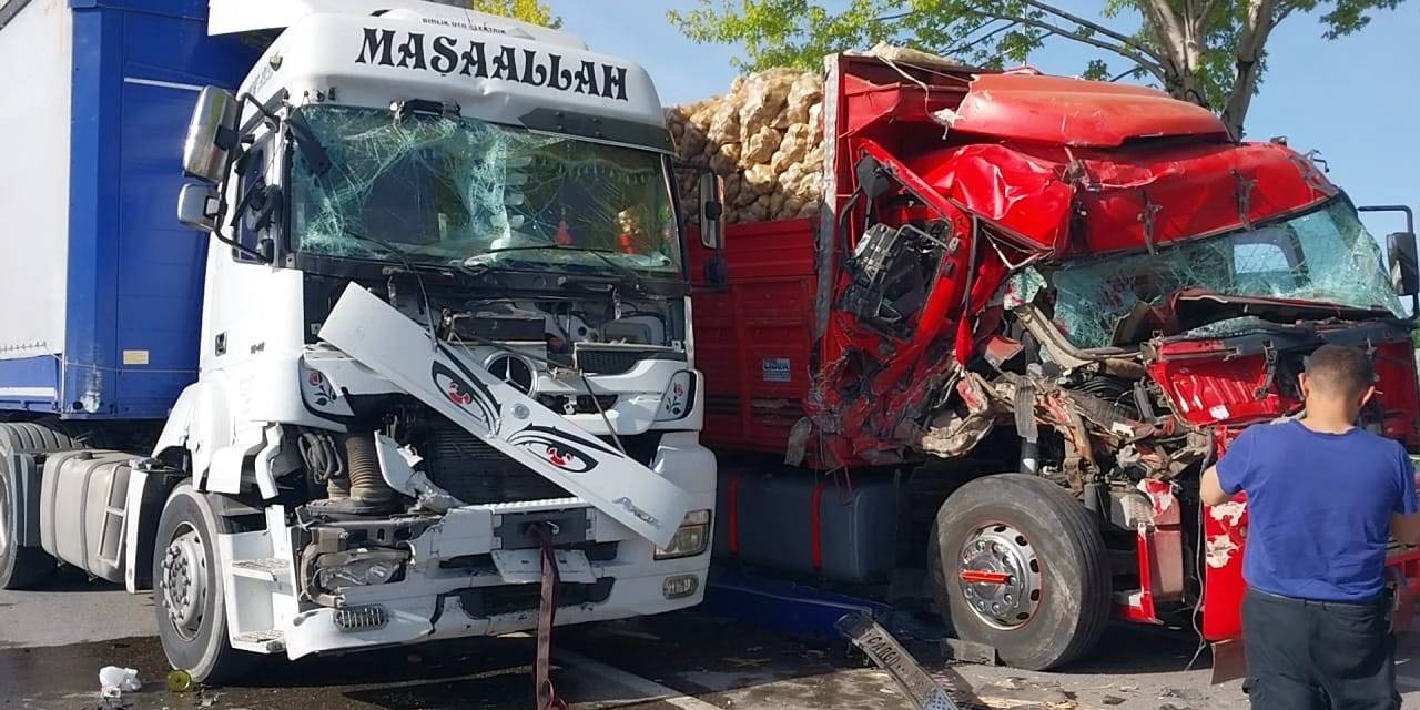 Konya’da 3 Araçlı Zincirleme Kaza
