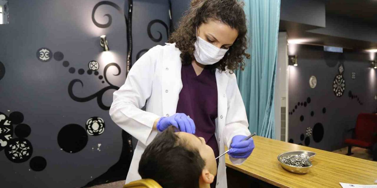 Kartallı Öğrencilerin İlk Diş Taraması Kartal Belediyesi’nden