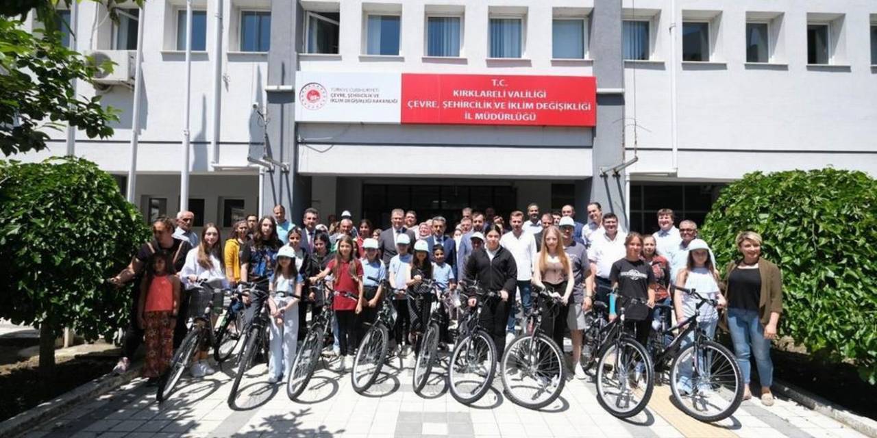 Yarışmada Dereceye Girenlere Bisiklet Hediyesi