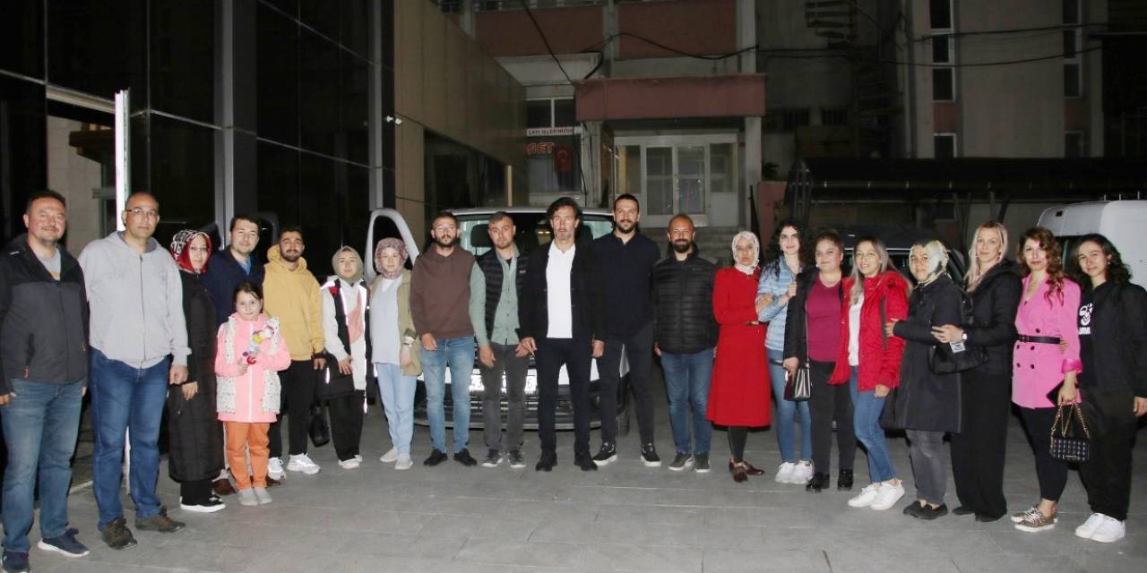 Tavşanlı’dan Deprem Bölgesine Çocuklar İçin Oyuncakları Ulaştırdılar
