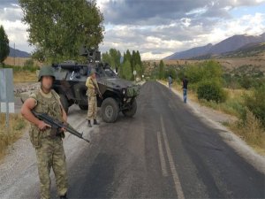 Erzincan’da yol kesen 5 terörist öldürüldü