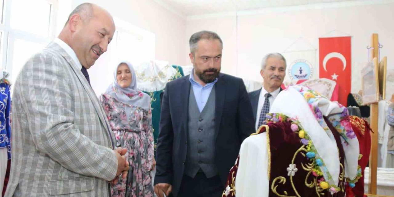 Kütahya Demirciören Köy Yaşam Merkezi’nde İlk Ürünler Sergilendi