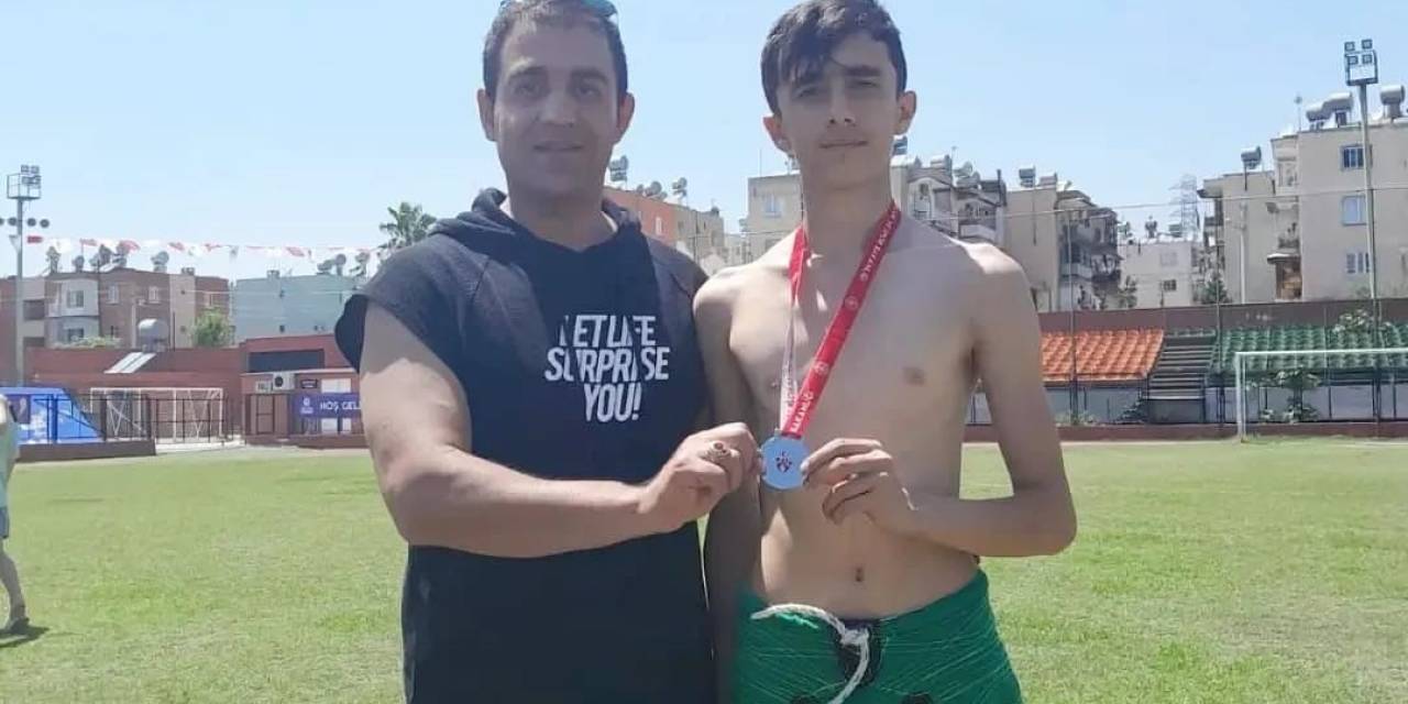 Hasan Kantaş’tan Gümüş Madalya