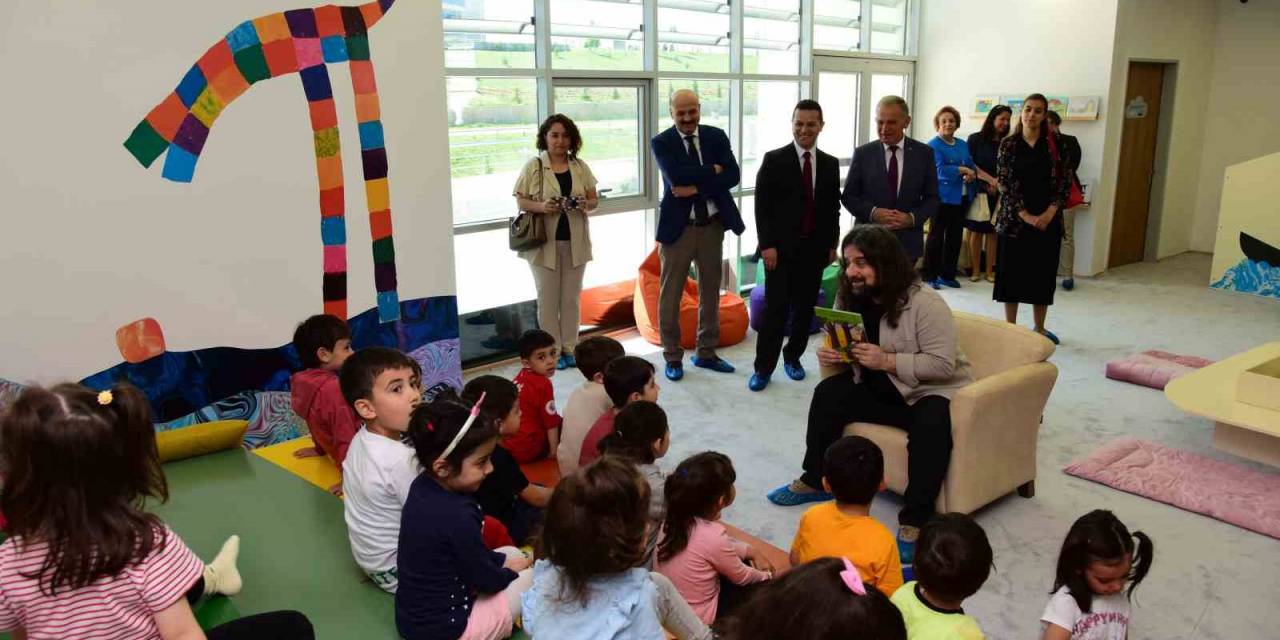 Bu Kütüphane Çocuklara Kitap Sevgisini Aşılayacak