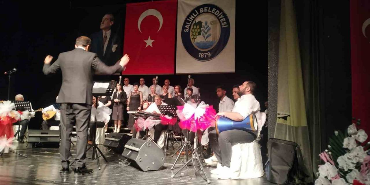 Salihli’de Türk Halk Müziği Rüzgarı Esti