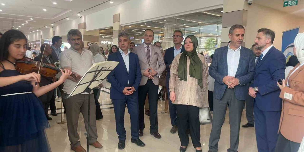 Bahçeşehir Bilim Ve Sanat Merkezi İlk Yılın Değerlendirmesini Sergi İle Yaptı