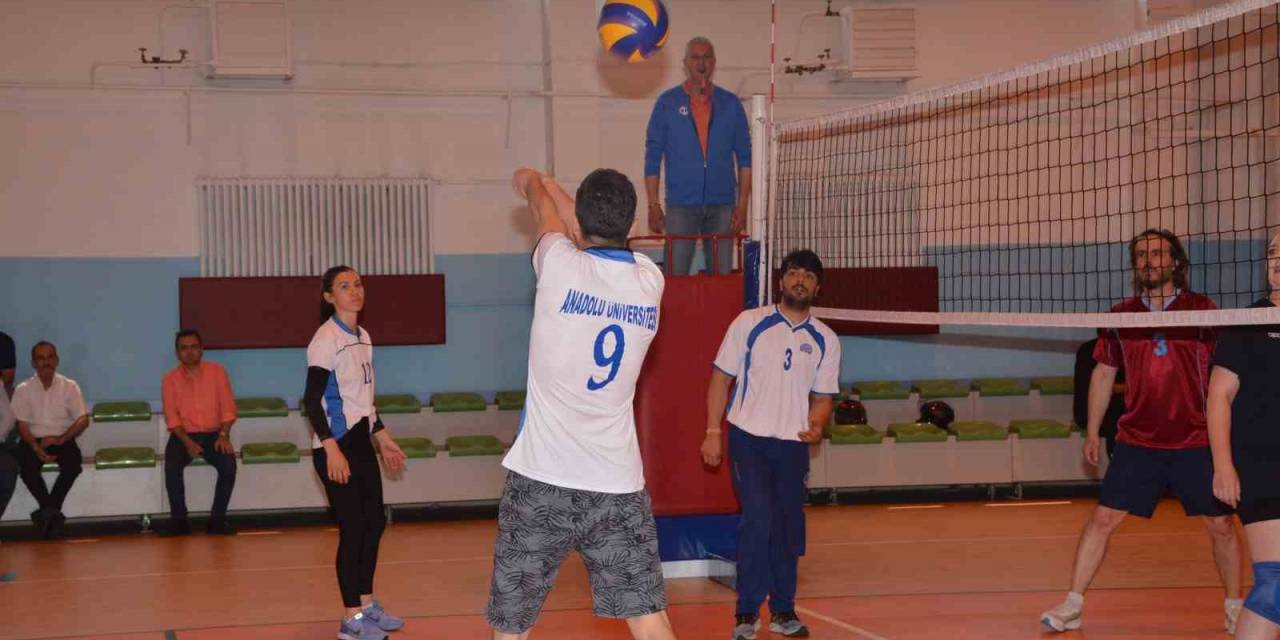 Geleneksel Personel Voleybol Turnuvası Başladı