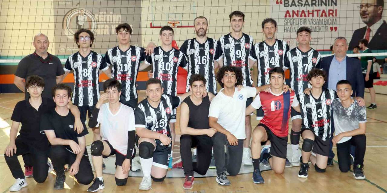 Zonguldak Voleybol Kulübü Milli Voleybolcu Kadir Cin’i Ağırladı