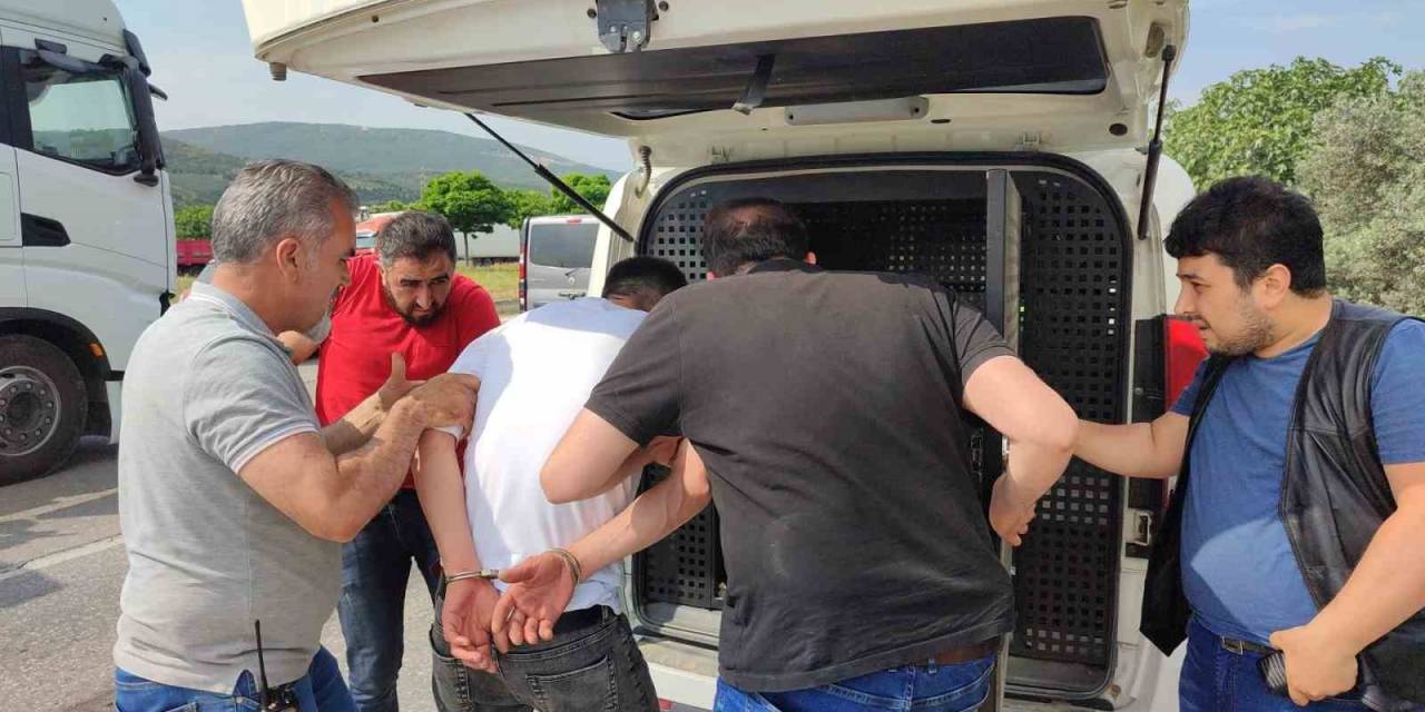 Serbest Bölgeden Sıfır Kilometre Minibüsü Çalan Zanlı Yakalandı