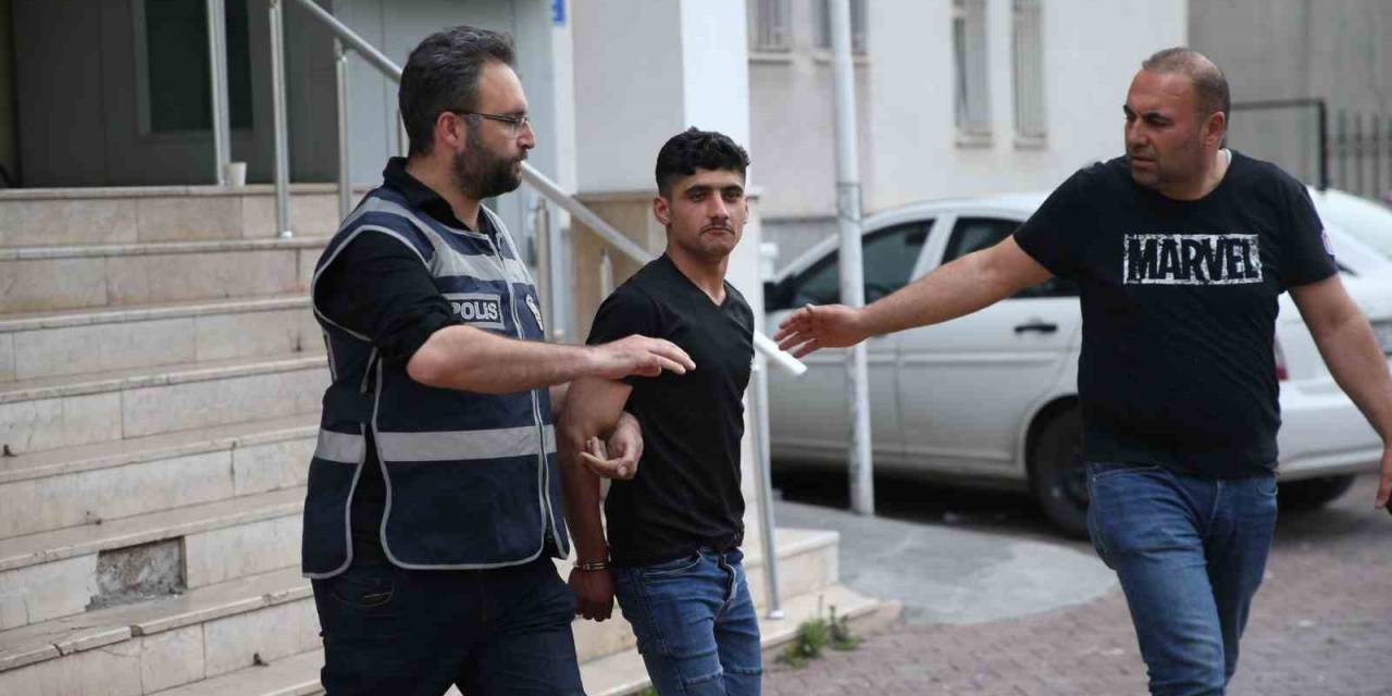 19 Yıl Hapis Cezası Bulunan Şahıs ’şöyle Çekin’ Dedi, Poz Verdi