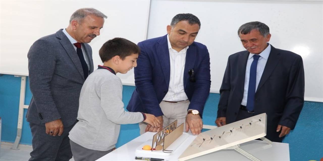 Köy Okuluna Matematik Atölyesi Ve Zeka Oyunları Sınıfı