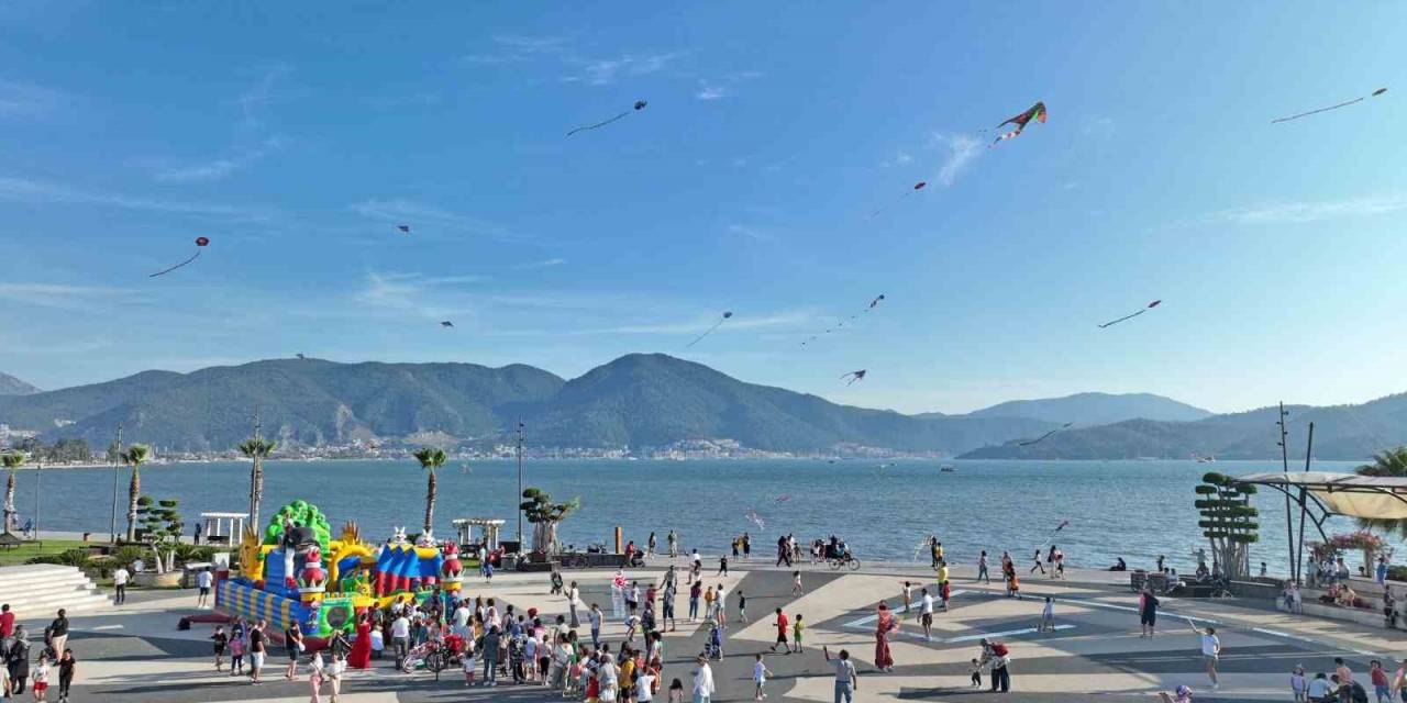 Fethiye Uçurtma Şenliği’nde Gönüllerince Eğlendiler