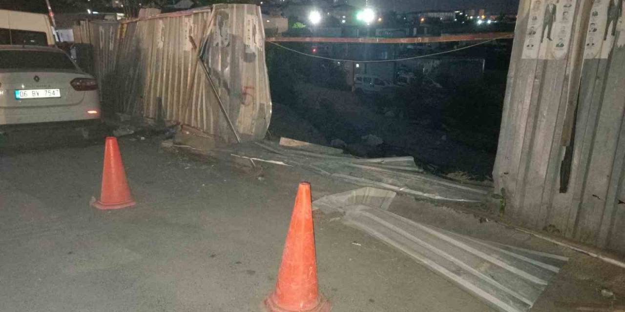Bahçelievler’de Ticari Taksiye Çarpan Otomobil Şantiye Alanına Uçtu: 1 Yaralı