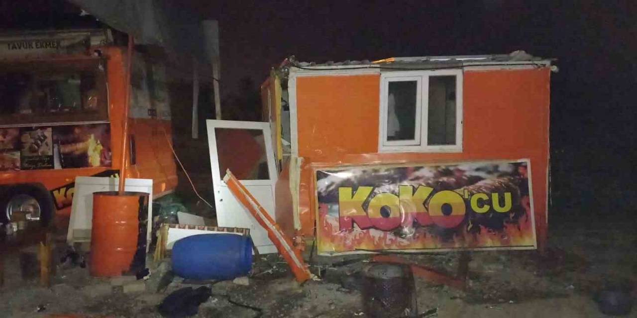 Yolcu Otobüsü İle Otomobil Çarpıştı: 2 Ölü, 2 Yaralı