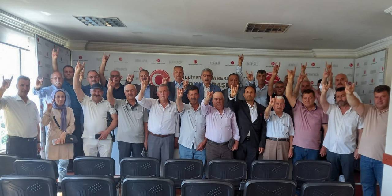 Mhp’ye Katılanlara Rozetleri Törenle Takıldı