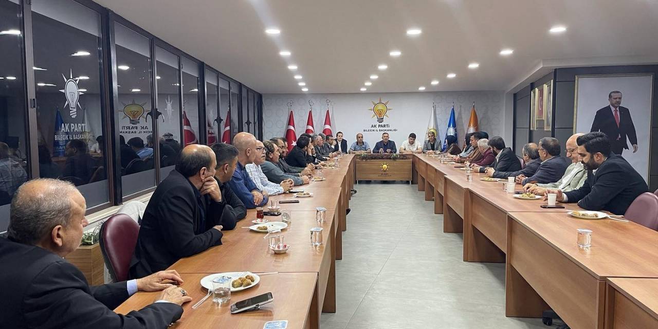 Ak Parti Seçim Sonrası İlk İl Yönetimi Toplantısını Gerçekleştirdi