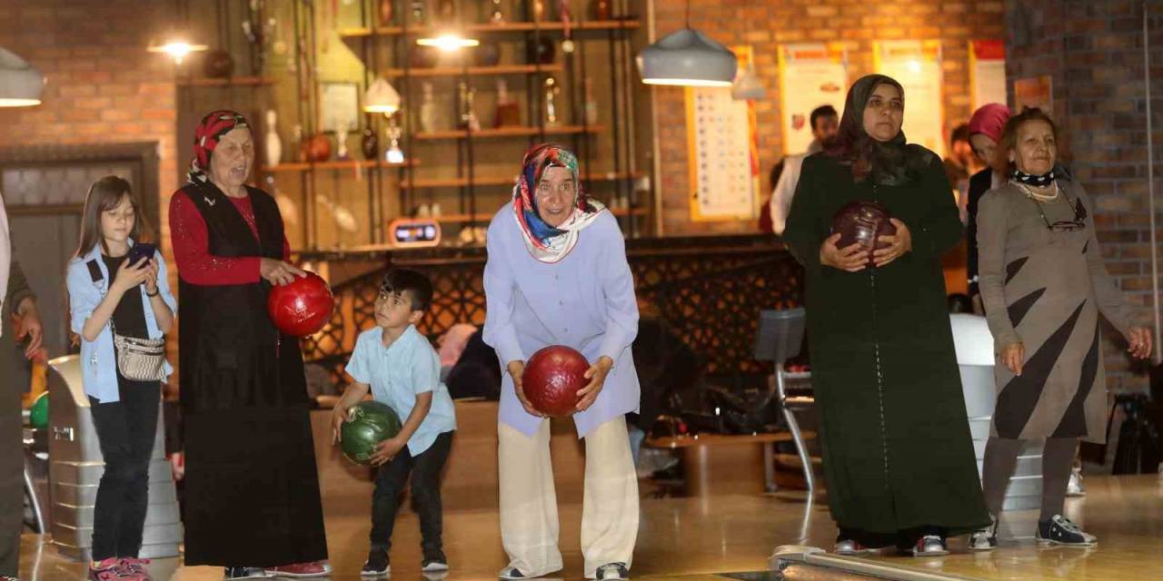 Yenimahalleli 70 Kursiyer Mezuniyet Sevinci Yaşadı