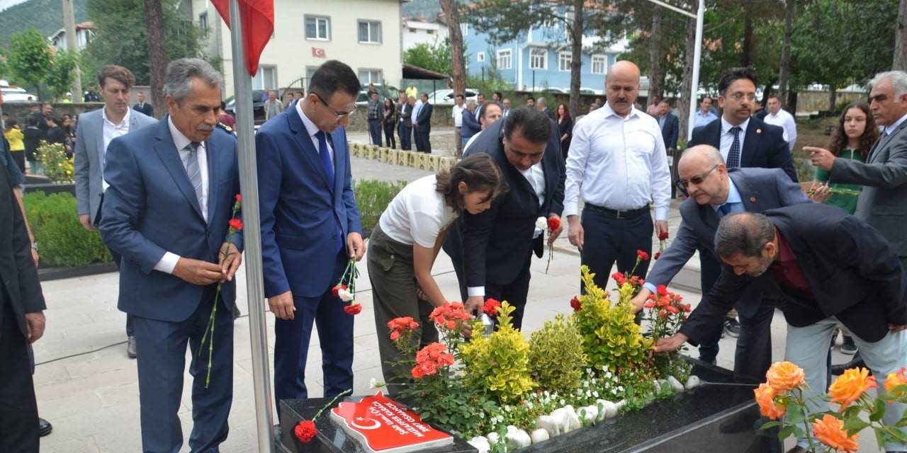 Şehit Aybüke Öğretmen Mezarı Başında Anıldı