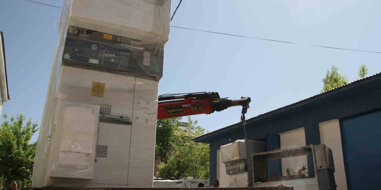 Vedaş, Malazgirt’in Elektrik Trafolarını Yeniliyor