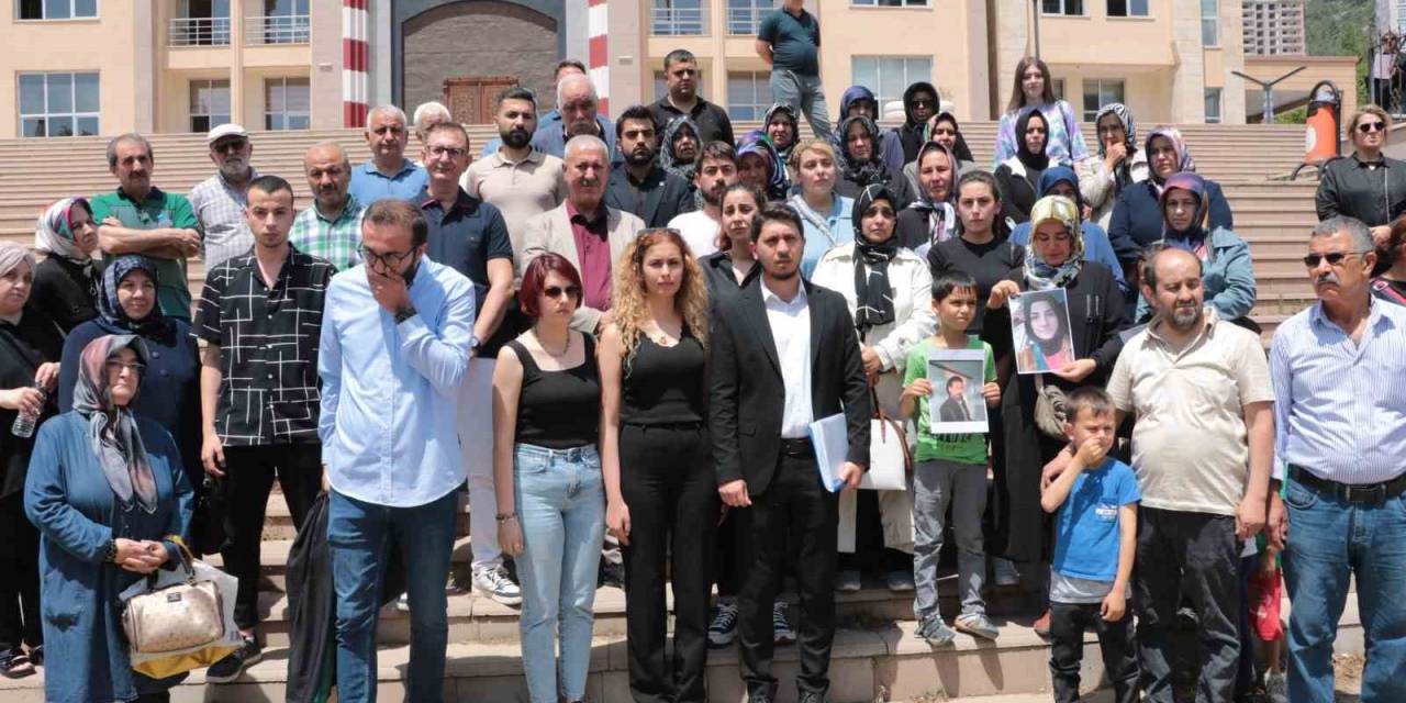 Depremzedeler Sorumluların Bulunması İçin Suç Duyurusunda Bulundu
