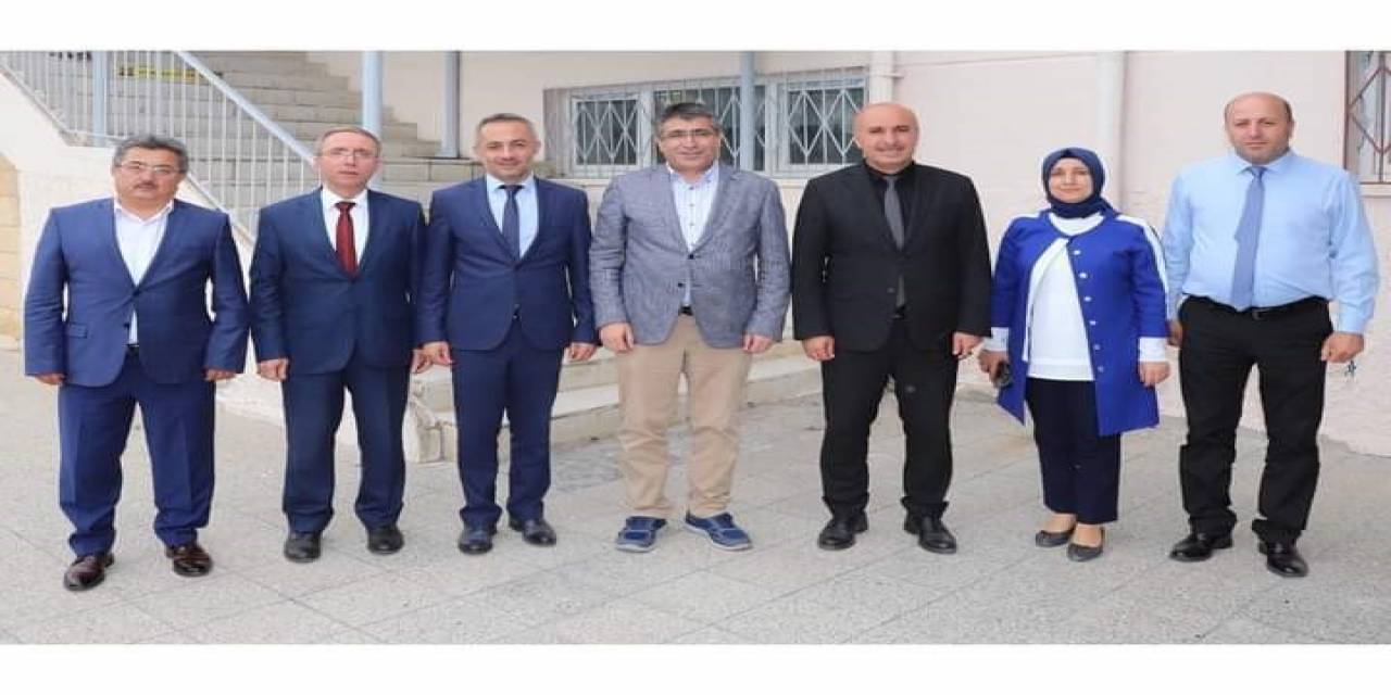 Rektör Aktekin,  ’bilim Söyleşileri’ Programında Öğrencilerle Buluştu