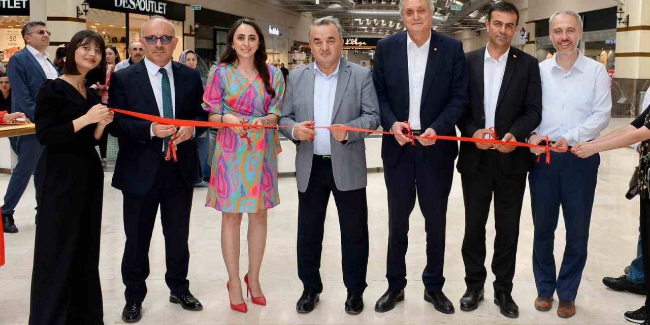 Başkan Bakkalcıoğlu Resim Sergisi Açılışına Katıldı