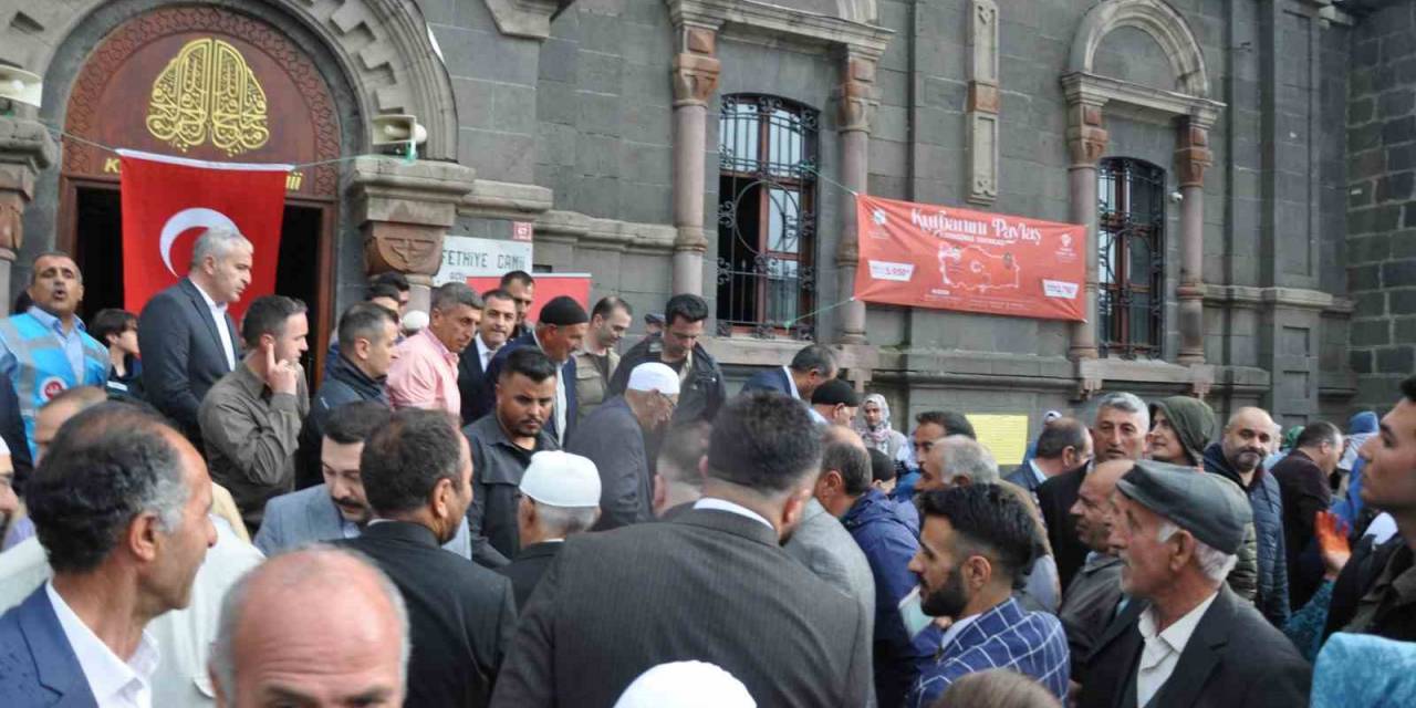 Kars’ta Hacı Adayları Uğurlandı