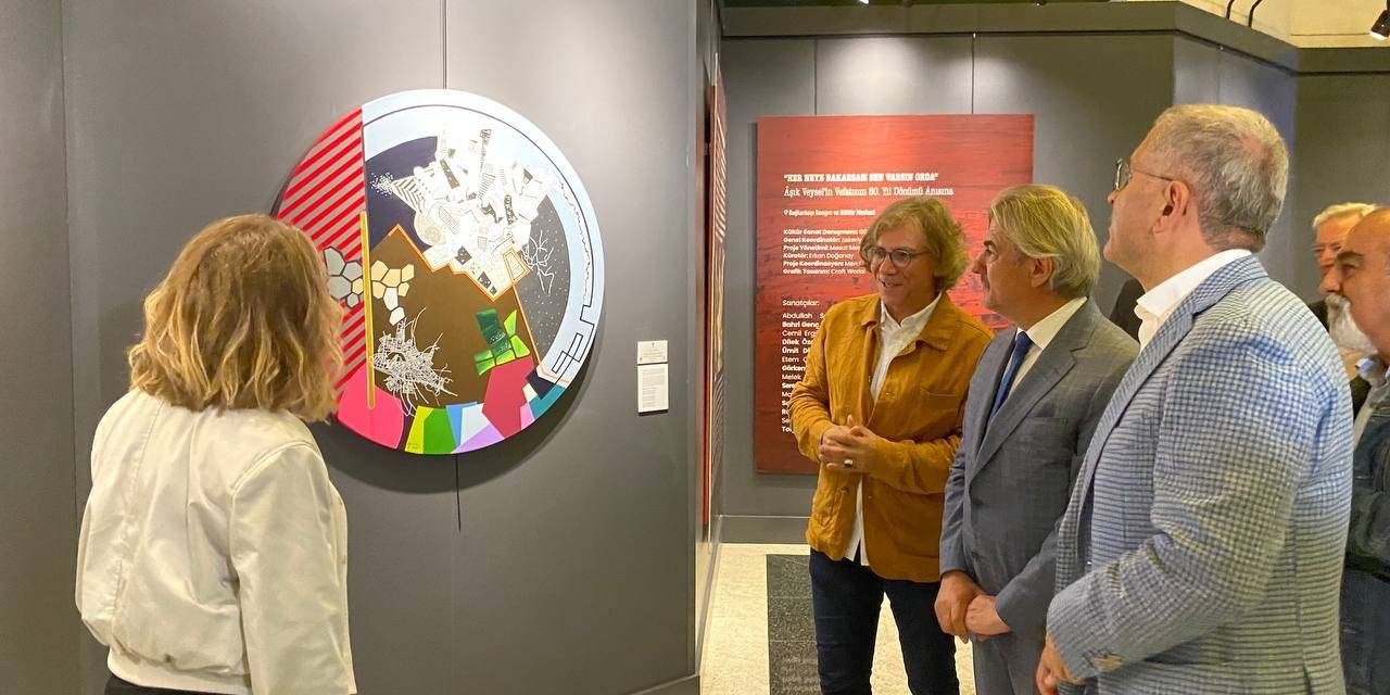 Aşık Veysel, Vefatının 50. Yılında Üsküdar’da Düzenlenen Sergiyle Anıldı