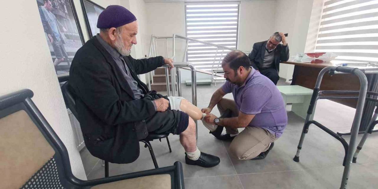 1967 Yılında Gazi Olan Adama 77 Yaşında Protez Bacak Takıldı